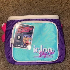 igloo retro cooler (2 available)